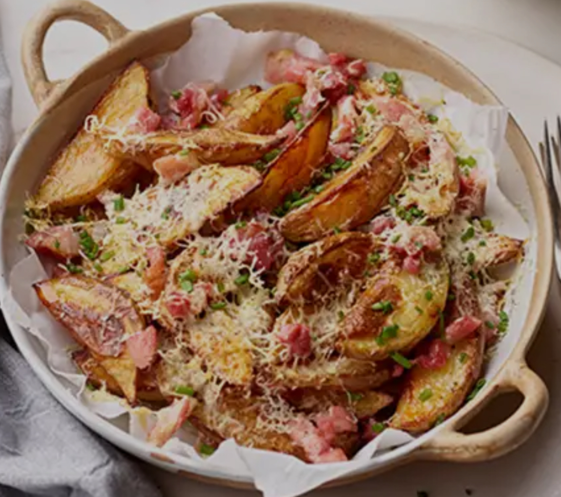 Potato wedges with bacon and cheese