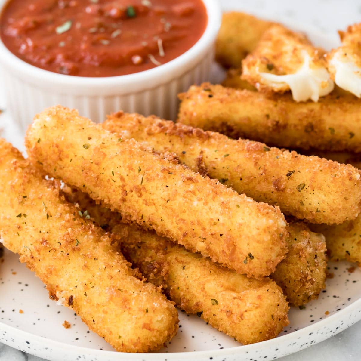 Breaded Mozzarella Sticks (6 Pcs)